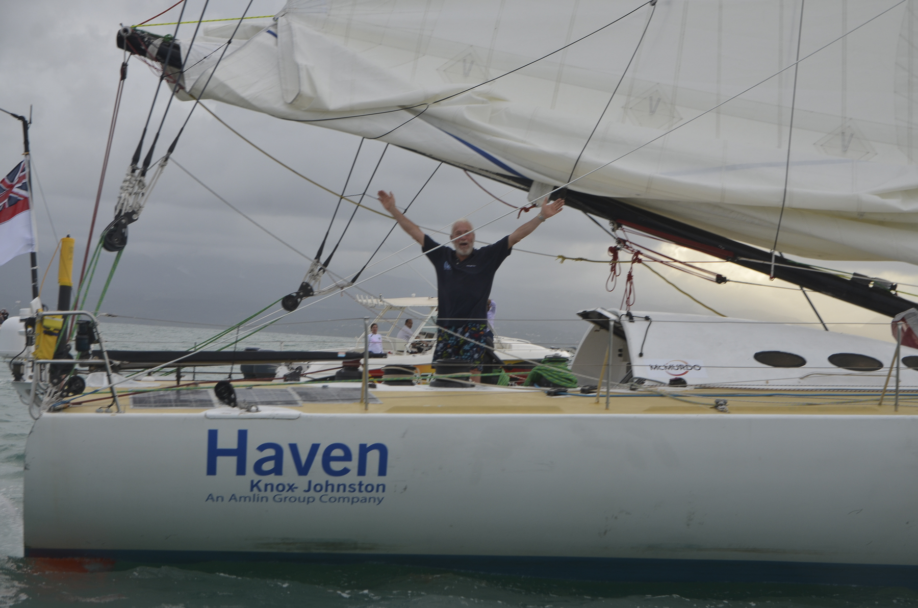 Llegada de Sir Robin Knox Johnston, a bordo del 'Grey Power', 3º en la clase Rhum © Pen Duick