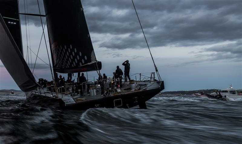 El 'Comanche' aproxim&aacute;ndose a la l&iacute;nea de meta en Hobart &copy; Stefano Gattini/Rolex
