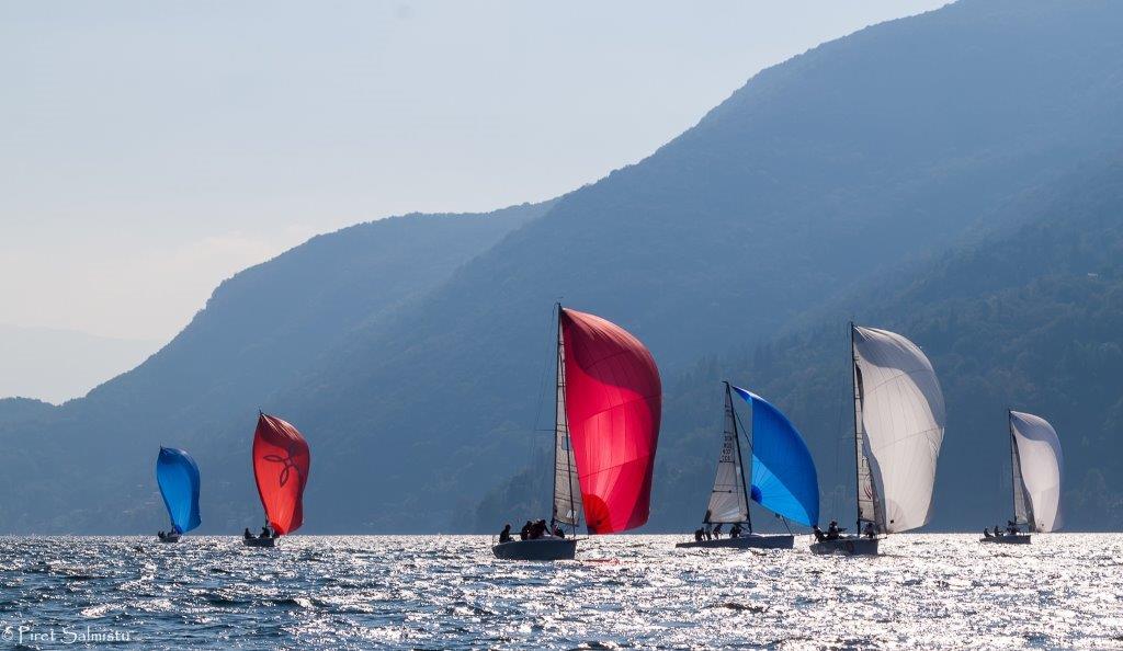 Flota de Melges 24 en el lago Maggiore &copy; IM24CA/Piret Salmistu